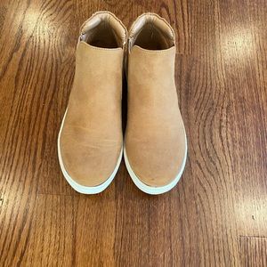 Coconuts by Matisse high top tan suede shoes